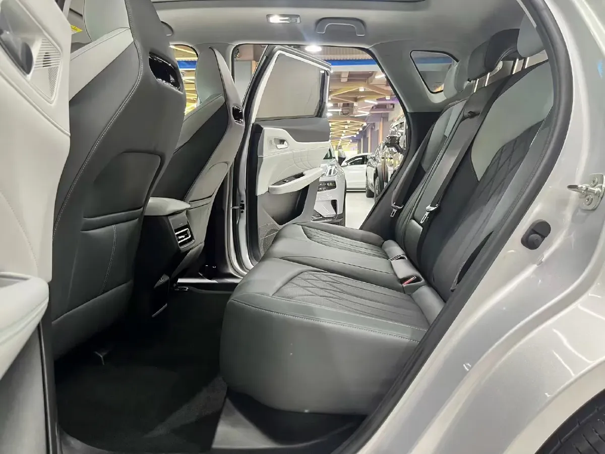 2024 ChangAn UNI-Z 1.5L 98HP L4 E-CVT PHEV 18.4KWH,autocango,china used car exporter,china ev exporter,chinese used car exporter,chinese used ev exporter