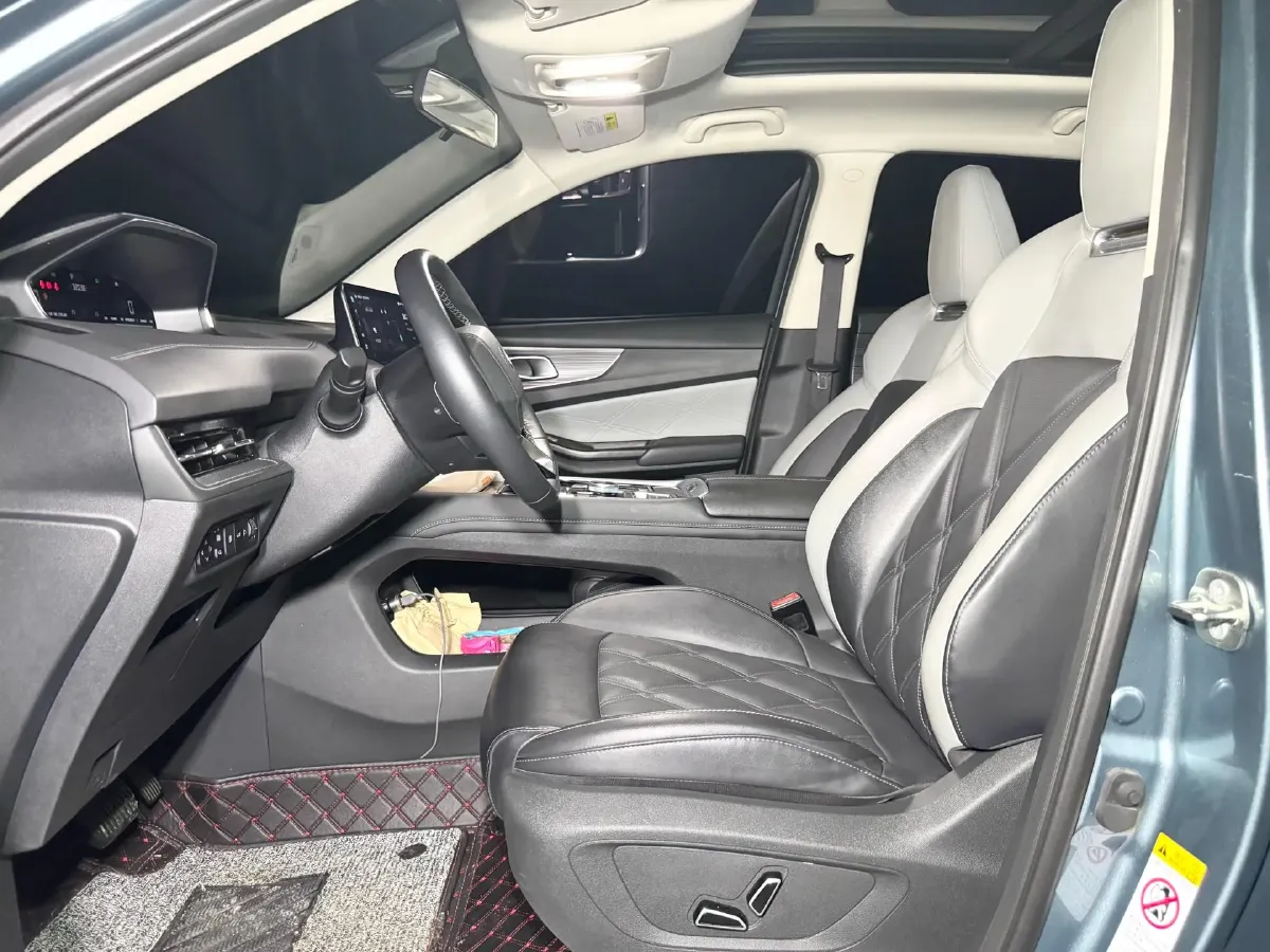 2023 Venucia Grand V DD-i 1.5T 163HP L4 E-CVT PHEV 18.4KWH,autocango,china used car exporter,china ev exporter,chinese used car exporter,chinese used ev exporter