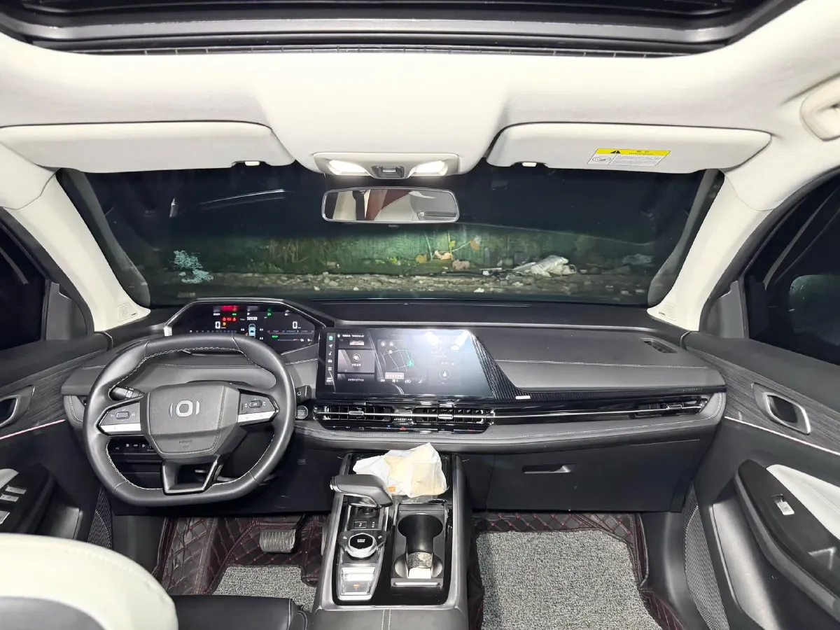 2023 Venucia Grand V DD-i 1.5T 163HP L4 E-CVT PHEV 18.4KWH,autocango,china used car exporter,china ev exporter,chinese used car exporter,chinese used ev exporter