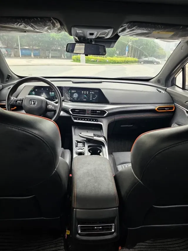 2022 ChangAn UNI-T 1.5T 188HP L4 7DCT,autocango,china used car exporter,china ev exporter,chinese used car exporter,chinese used ev exporter