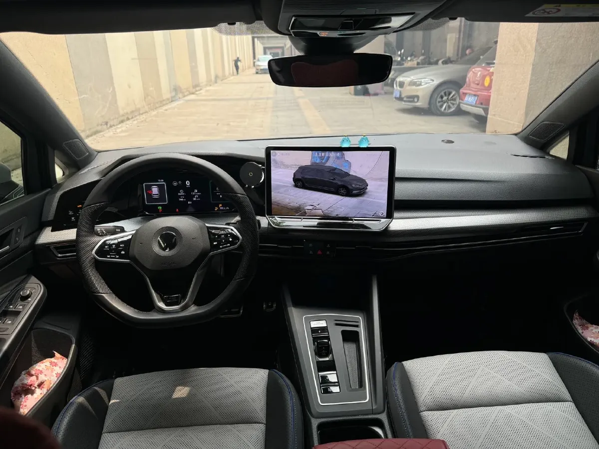 2025 Volkswagen Golf 1.5T 160HP L4 7DCT,autocango,china used car exporter,china ev exporter,chinese used car exporter,chinese used ev exporter