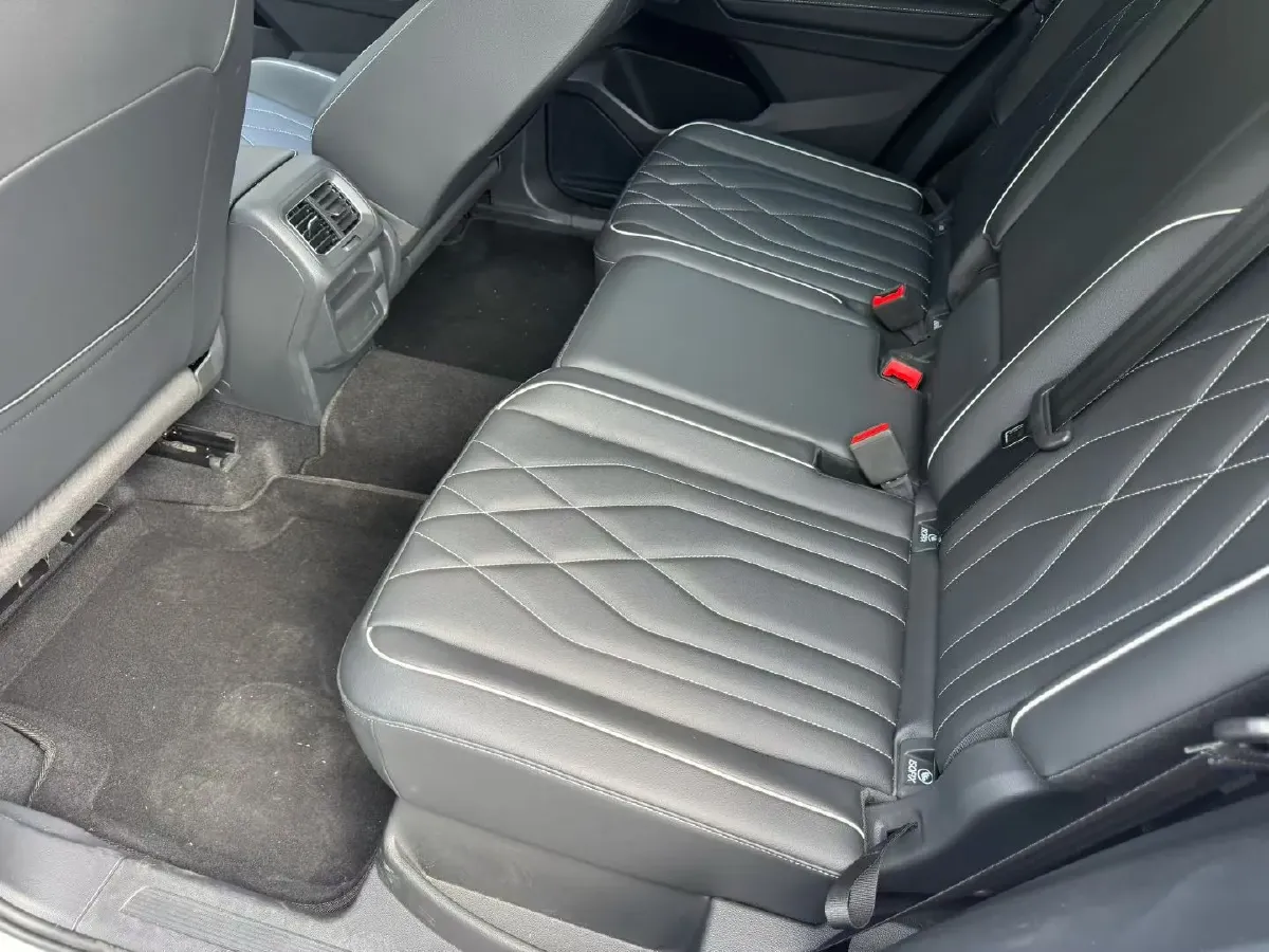 2023 Volkswagen Tiguan L 1.5T 160HP L4 7DCT,autocango,china used car exporter,china ev exporter,chinese used car exporter,chinese used ev exporter