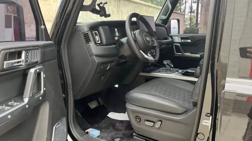 2024 212 212 T01 2.0T 252HP L4 8AT,autocango,china used car exporter,china ev exporter,chinese used car exporter,chinese used ev exporter