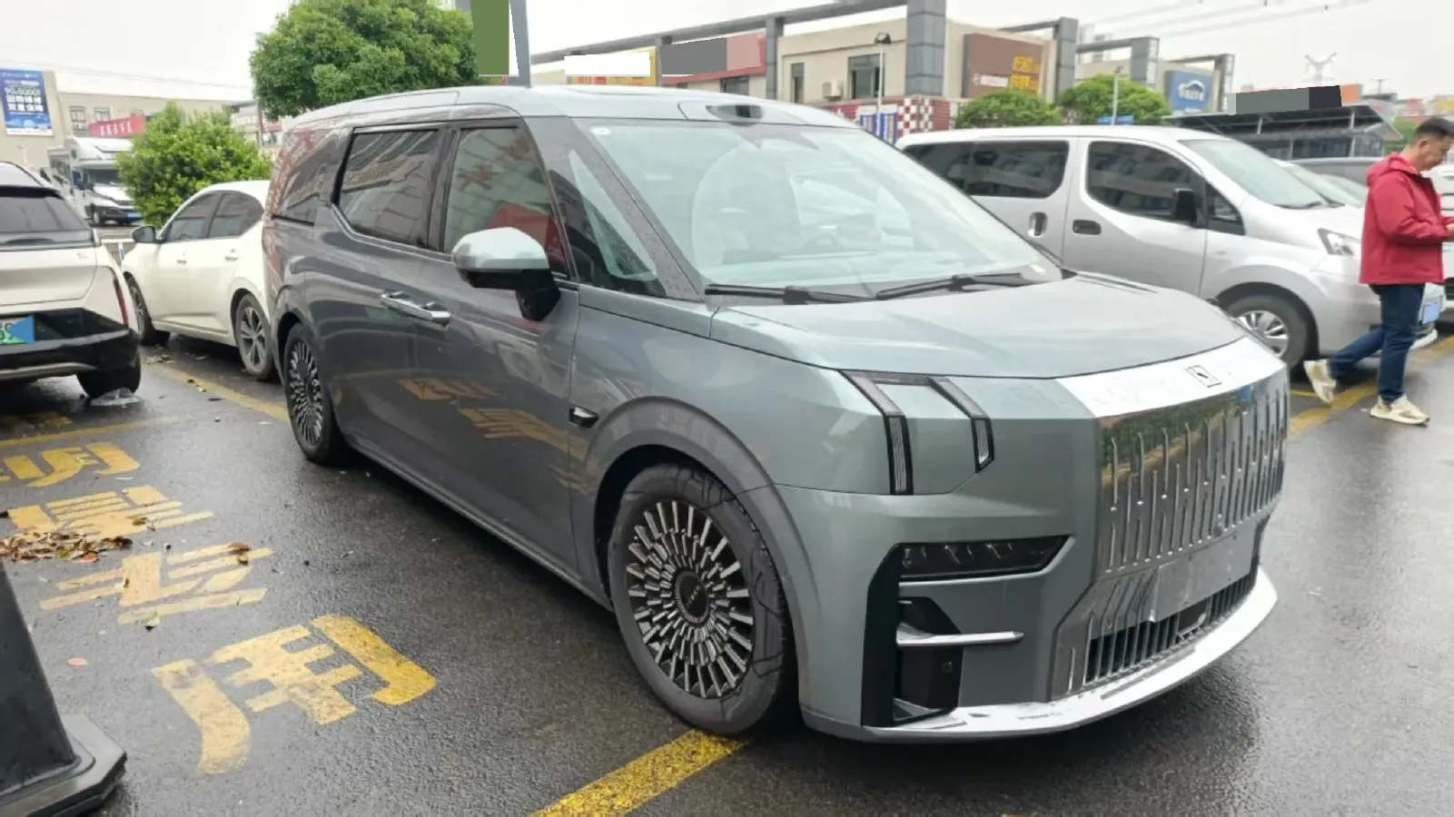 2024 Zeekr 009 BEV 108KWH,autocango,china used car exporter,china ev exporter,chinese used car exporter,chinese used ev exporter