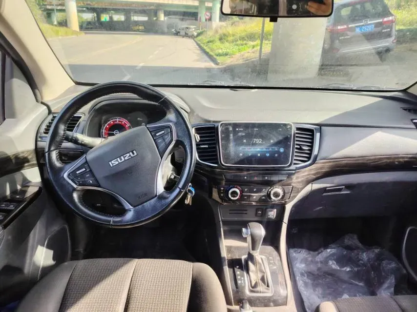2020 Isuzu LingTuo 2.5T 150HP L4 6AT,autocango,china used car exporter,china ev exporter,chinese used car exporter,chinese used ev exporter