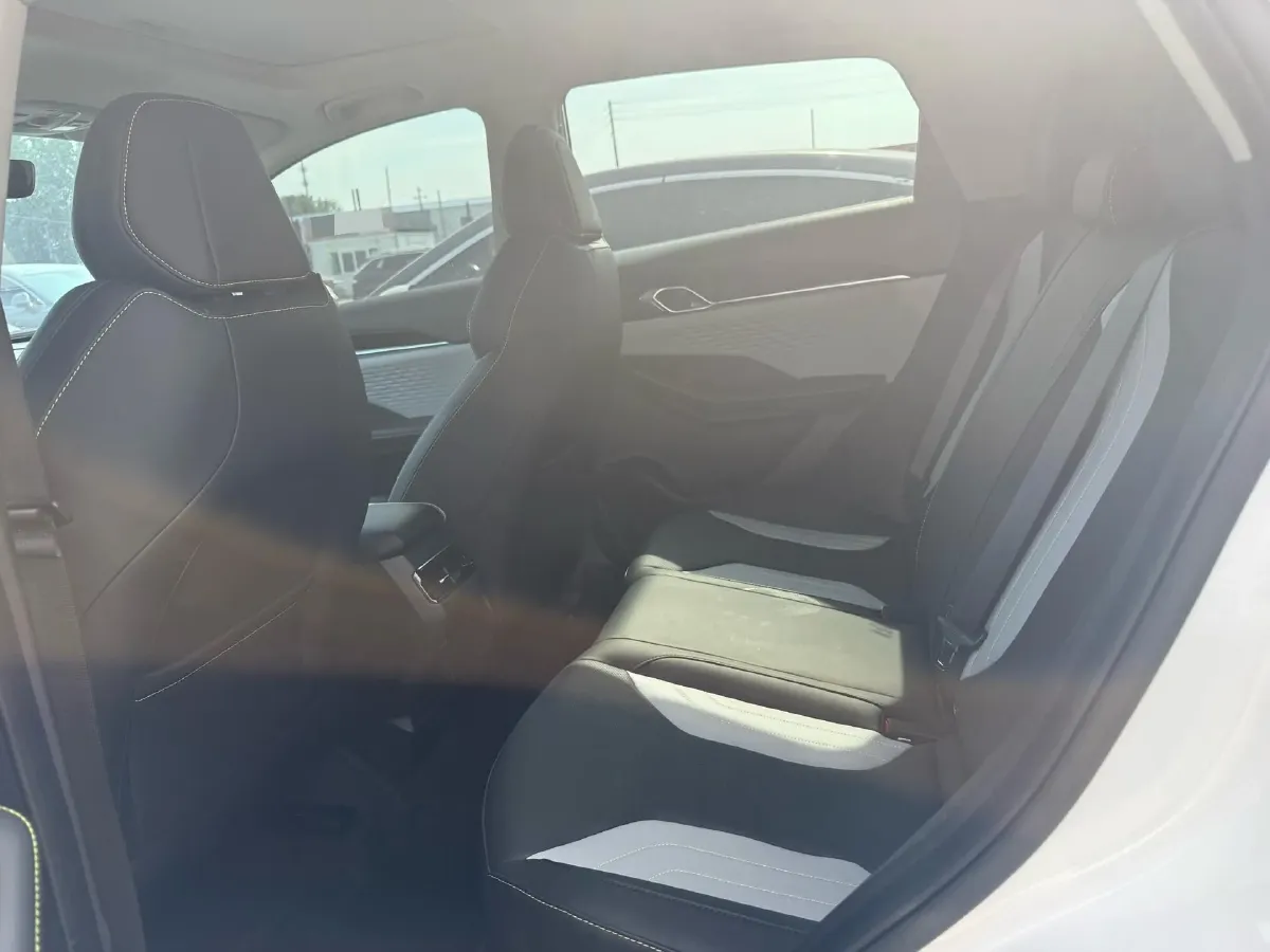 2023 Geely Coolray 1.5T 181HP L4 7DCT,autocango,china used car exporter,china ev exporter,chinese used car exporter,chinese used ev exporter