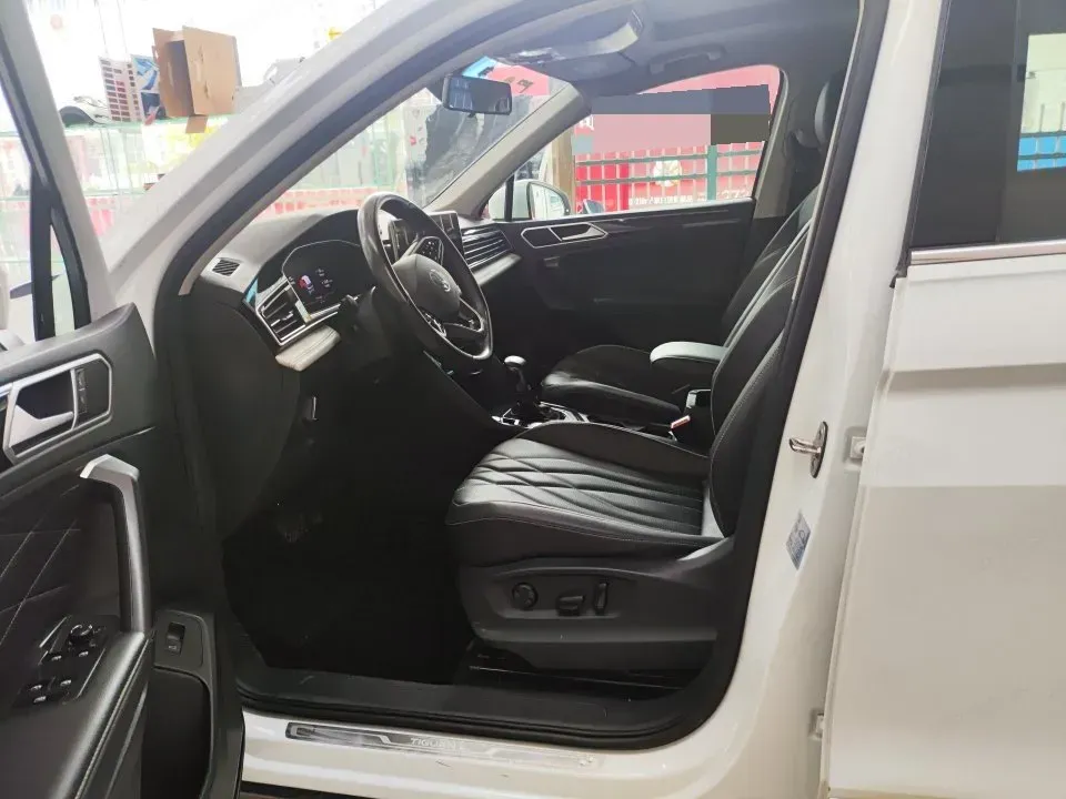 2023 Volkswagen Tiguan L 1.5T 160HP L4 7DCT,autocango,china used car exporter,china ev exporter,chinese used car exporter,chinese used ev exporter