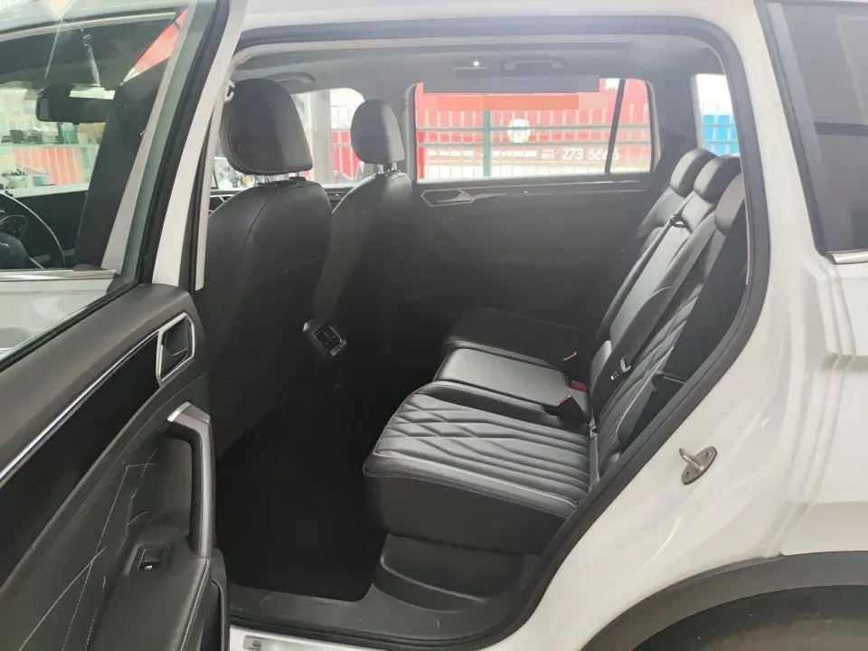 2023 Volkswagen Tiguan L 1.5T 160HP L4 7DCT,autocango,china used car exporter,china ev exporter,chinese used car exporter,chinese used ev exporter