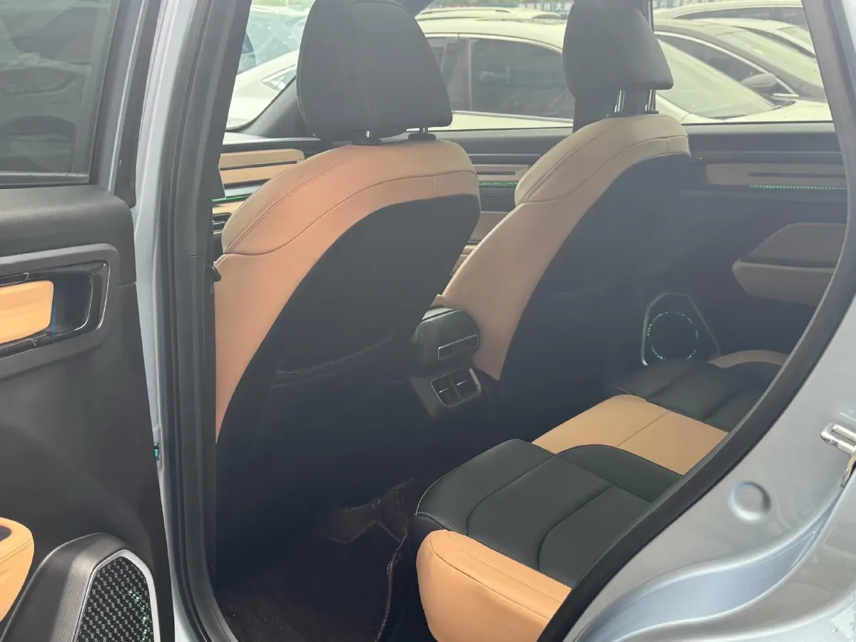 2023 Geely ICON 1.5T 181HP L4 7DCT,autocango,china used car exporter,china ev exporter,chinese used car exporter,chinese used ev exporter