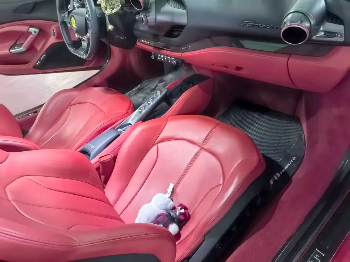 2019 Aston Martin DB11 5.2T 639HP V12 8AT,autocango,china used car exporter,china ev exporter,chinese used car exporter,chinese used ev exporter