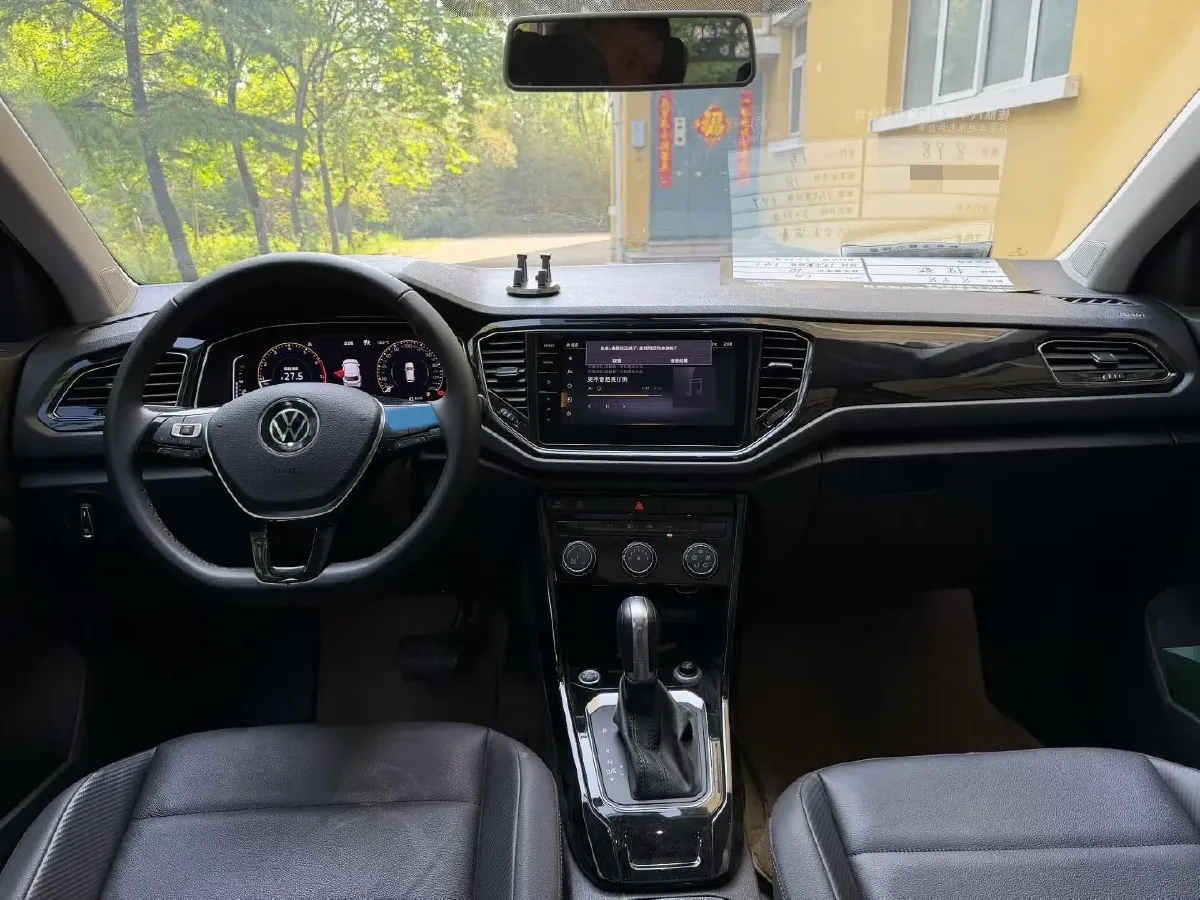 2021 Volkswagen T-Roc 1.4T 150HP L4 7DCT,autocango,china used car exporter,china ev exporter,chinese used car exporter,chinese used ev exporter