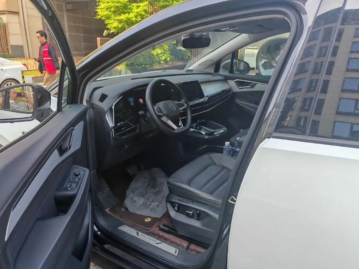 2023 Volkswagen Talagon 2.0T 220HP L4 7DCT,autocango,china used car exporter,china ev exporter,chinese used car exporter,chinese used ev exporter