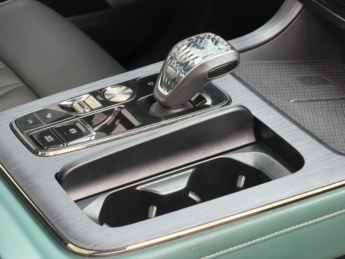 2022 GAC Trumpchi GS8 2.0T 252HP L4 8AT,autocango,china used car exporter,china ev exporter,chinese used car exporter,chinese used ev exporter