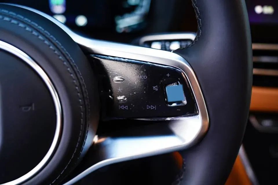 2023 HongQi HQ9 2.0T 252HP L4 8AT,autocango,china used car exporter,china ev exporter,chinese used car exporter,chinese used ev exporter