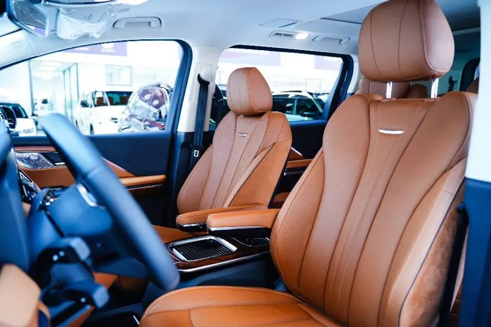 2023 HongQi HQ9 2.0T 252HP L4 8AT,autocango,china used car exporter,china ev exporter,chinese used car exporter,chinese used ev exporter