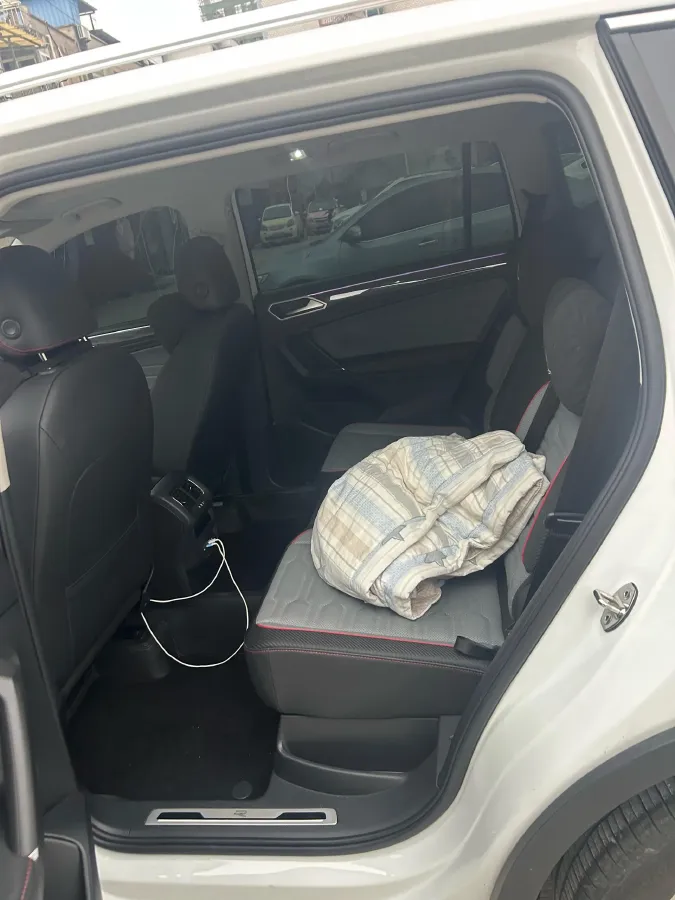 2023 Volkswagen Tiguan L 2.0T 186HP L4 7DCT,autocango,china used car exporter,china ev exporter,chinese used car exporter,chinese used ev exporter