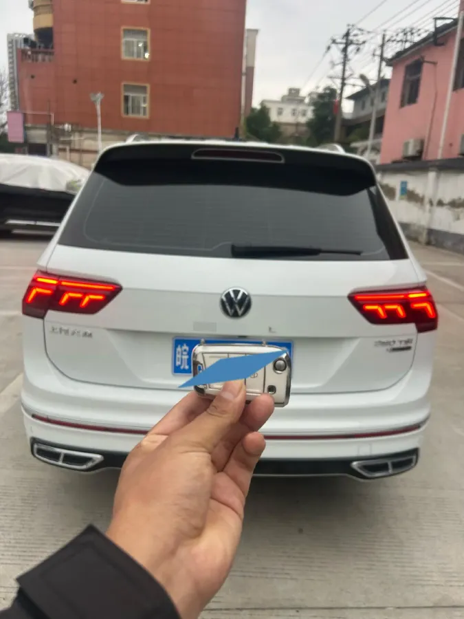 2023 Volkswagen Tiguan L 2.0T 186HP L4 7DCT,autocango,china used car exporter,china ev exporter,chinese used car exporter,chinese used ev exporter