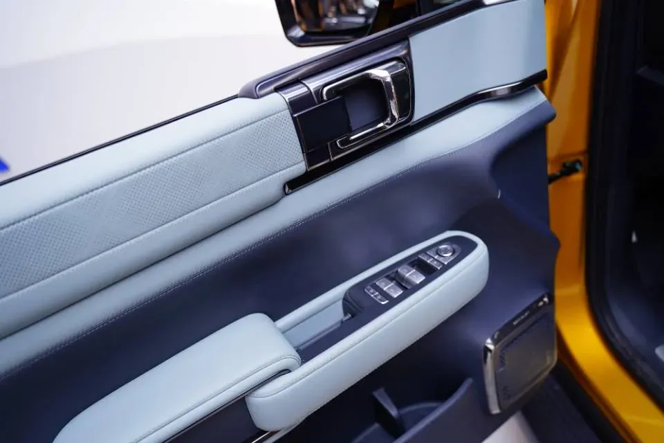 2023 FangChengBao Bao 5 1.5T 194HP L4 E-CVT PHEV 31.8KWH,autocango,china used car exporter,china ev exporter,chinese used car exporter,chinese used ev exporter