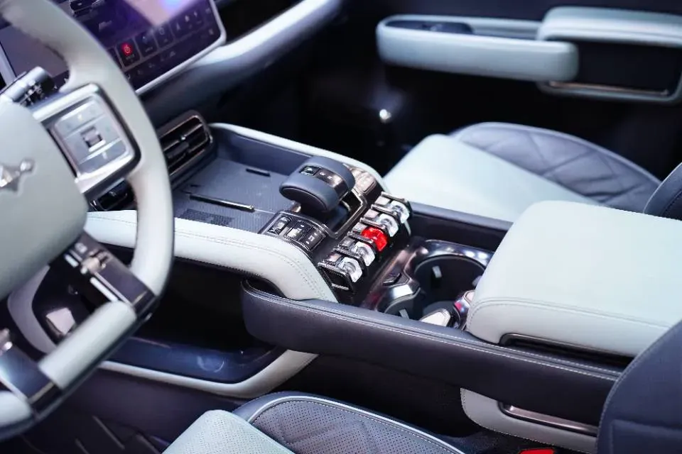 2023 FangChengBao Bao 5 1.5T 194HP L4 E-CVT PHEV 31.8KWH,autocango,china used car exporter,china ev exporter,chinese used car exporter,chinese used ev exporter