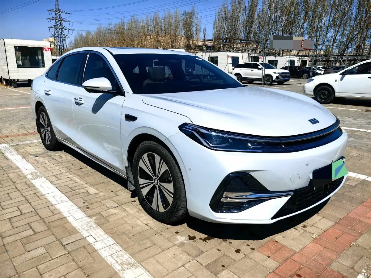 2025 Geely Galaxy A7 1.5L 112HP L4 1DHT PHEV,autocango,china used car exporter,china ev exporter,chinese used car exporter,chinese used ev exporter