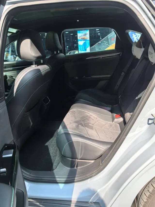 2024 Geely Galaxy L6 1.5T 163HP L4 3DHT PHEV,autocango,china used car exporter,china ev exporter,chinese used car exporter,chinese used ev exporter