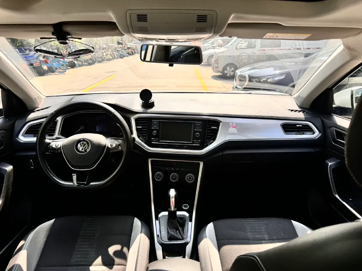 2019 Volkswagen T-Roc 1.4T 131HP L4 7DCT,autocango,china used car exporter,china ev exporter,chinese used car exporter,chinese used ev exporter