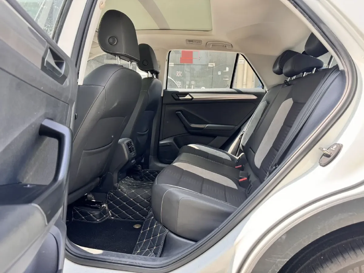 2019 Volkswagen T-Roc 1.4T 131HP L4 7DCT,autocango,china used car exporter,china ev exporter,chinese used car exporter,chinese used ev exporter