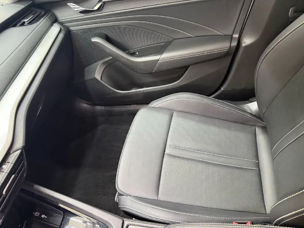 2022 Skoda Octavia 1.4T 150HP L4 7DCT,autocango,china used car exporter,china ev exporter,chinese used car exporter,chinese used ev exporter