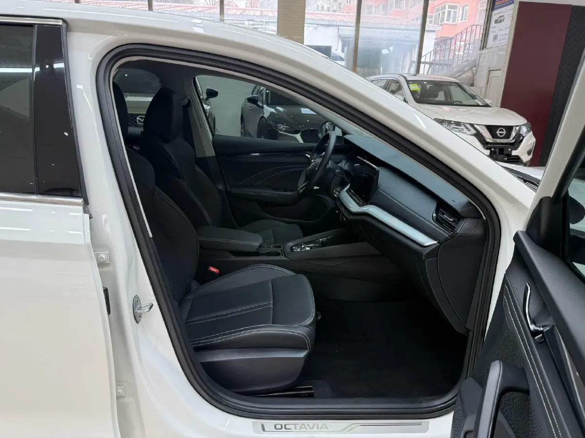 2022 Skoda Octavia 1.4T 150HP L4 7DCT,autocango,china used car exporter,china ev exporter,chinese used car exporter,chinese used ev exporter