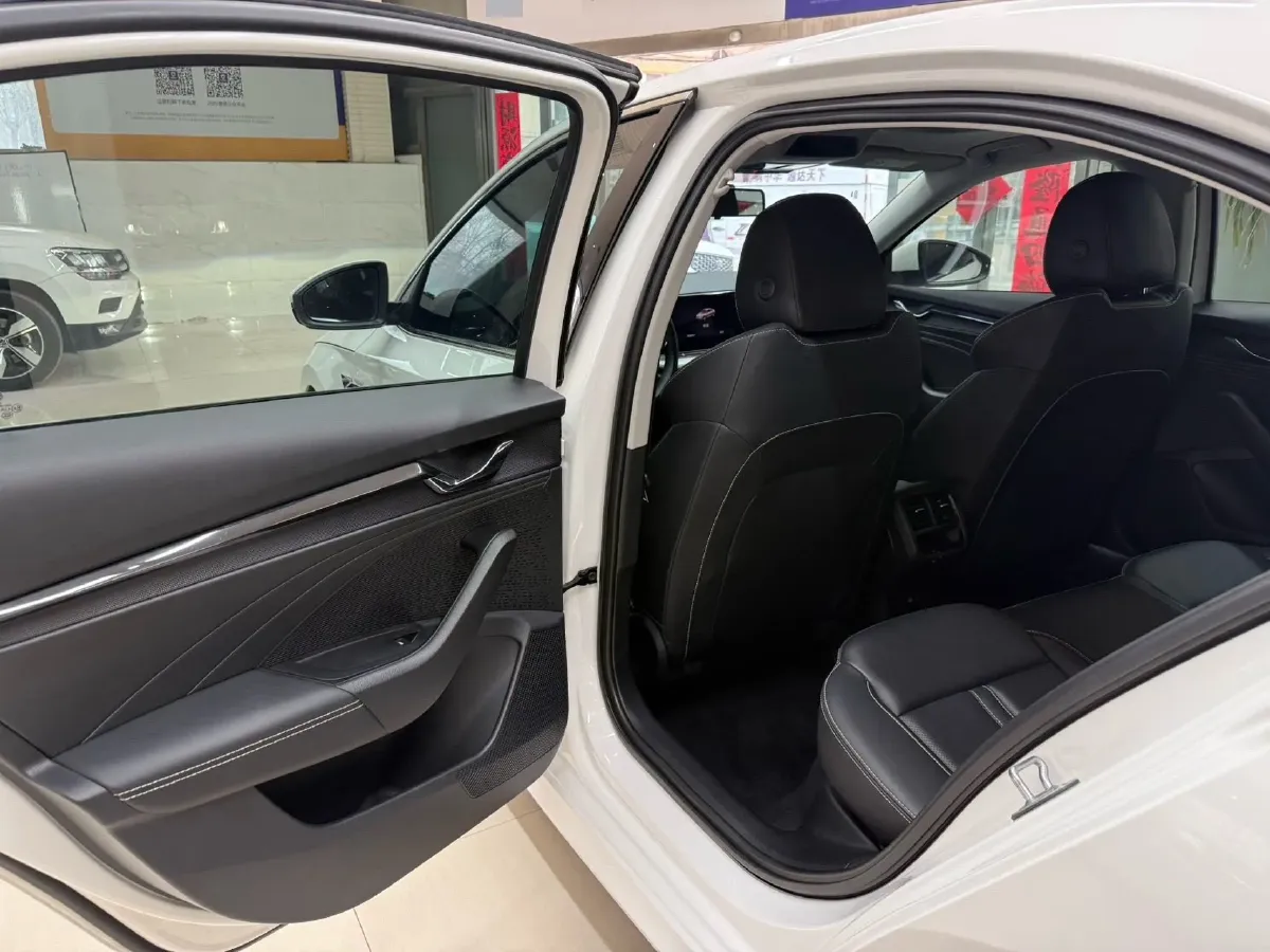 2022 Skoda Octavia 1.4T 150HP L4 7DCT,autocango,china used car exporter,china ev exporter,chinese used car exporter,chinese used ev exporter