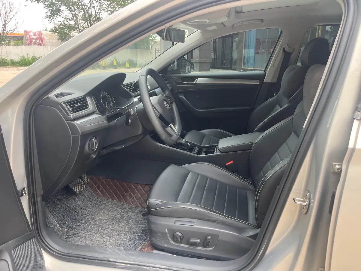2019 Skoda Superb 1.4T 150HP L4 7DCT,autocango,china used car exporter,china ev exporter,chinese used car exporter,chinese used ev exporter