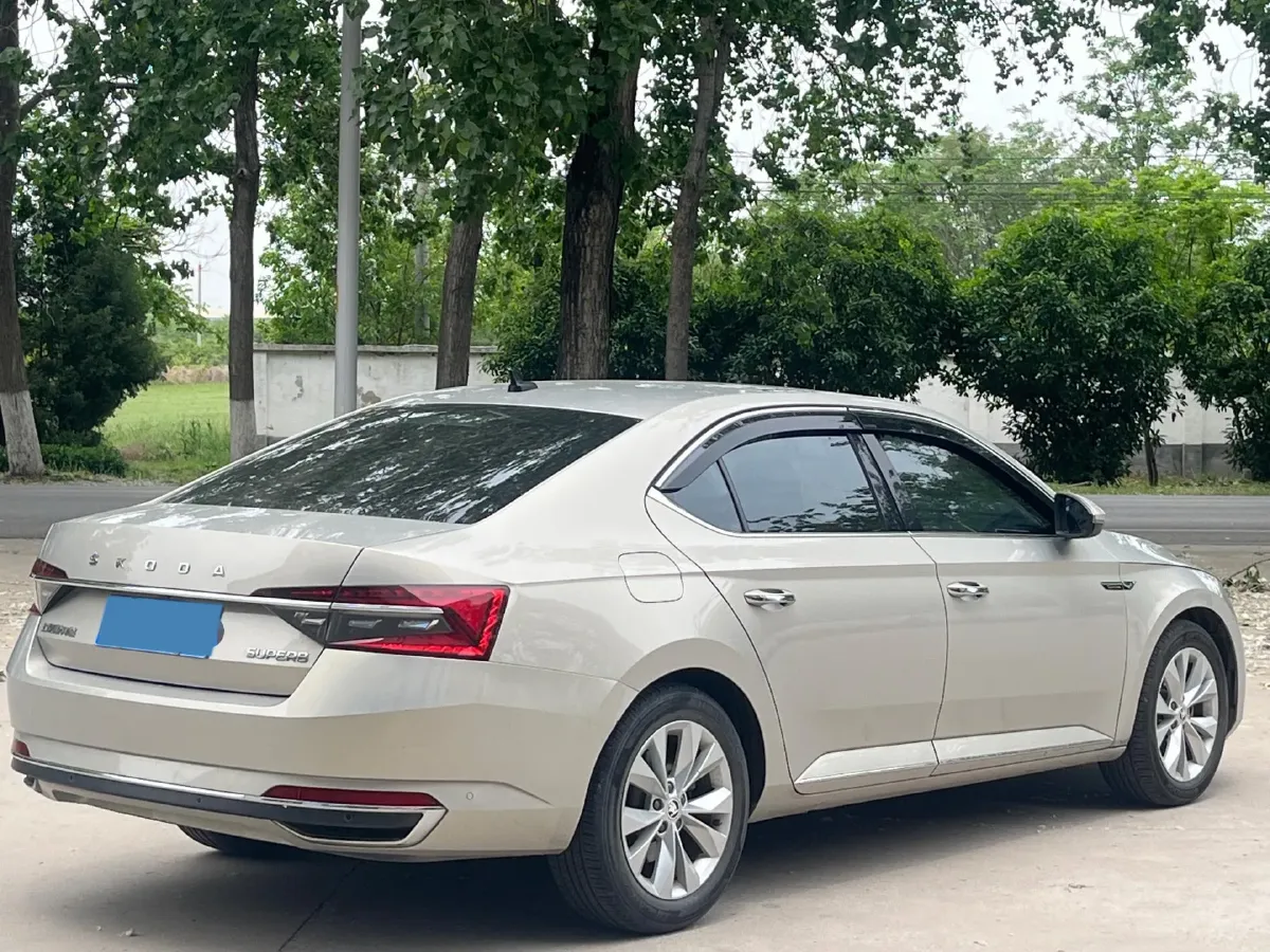 2019 Skoda Superb 1.4T 150HP L4 7DCT,autocango,china used car exporter,china ev exporter,chinese used car exporter,chinese used ev exporter