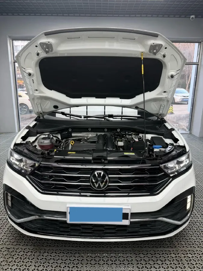 2022 Volkswagen T-Roc 1.4T 150HP L4 7DCT,autocango,china used car exporter,china ev exporter,chinese used car exporter,chinese used ev exporter