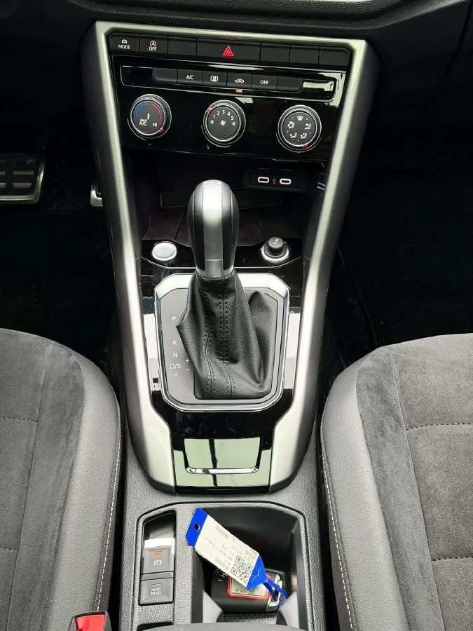 2022 Volkswagen T-Roc 1.4T 150HP L4 7DCT,autocango,china used car exporter,china ev exporter,chinese used car exporter,chinese used ev exporter