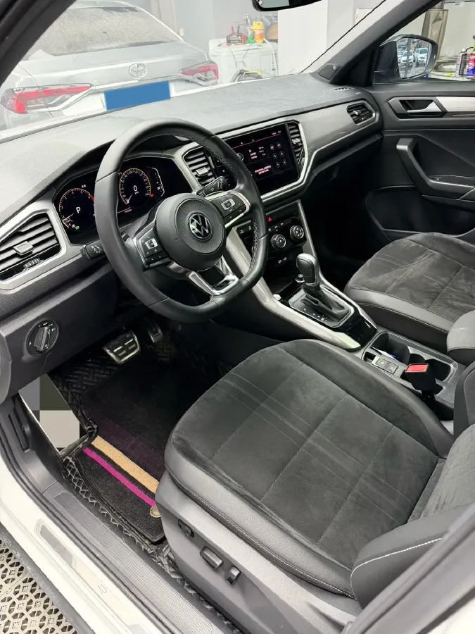 2022 Volkswagen T-Roc 1.4T 150HP L4 7DCT,autocango,china used car exporter,china ev exporter,chinese used car exporter,chinese used ev exporter