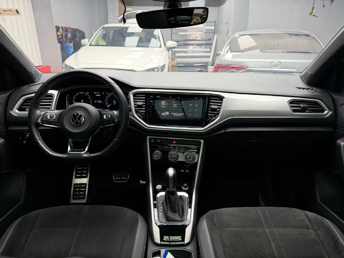 2022 Volkswagen T-Roc 1.4T 150HP L4 7DCT,autocango,china used car exporter,china ev exporter,chinese used car exporter,chinese used ev exporter