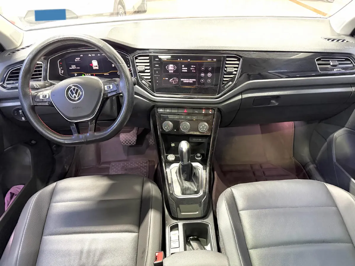 2022 Volkswagen T-Roc 1.4T 150HP L4 7DCT,autocango,china used car exporter,china ev exporter,chinese used car exporter,chinese used ev exporter