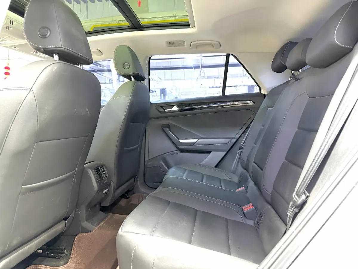 2022 Volkswagen T-Roc 1.4T 150HP L4 7DCT,autocango,china used car exporter,china ev exporter,chinese used car exporter,chinese used ev exporter