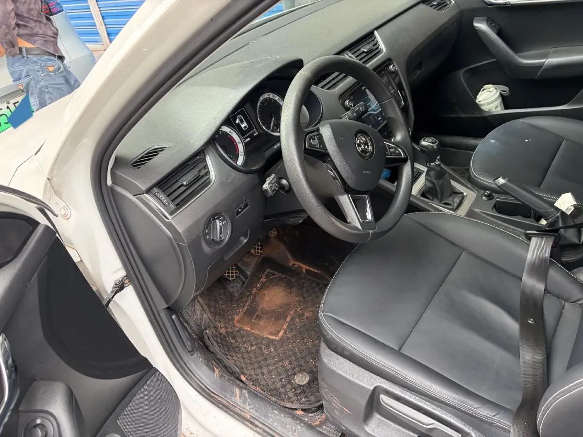 2019 Skoda Octavia 1.5L 116HP L4 5MT,autocango,china used car exporter,china ev exporter,chinese used car exporter,chinese used ev exporter