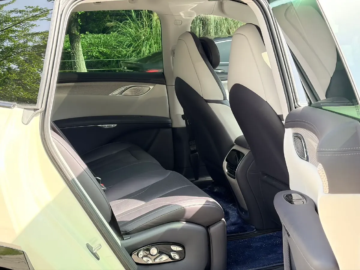 2023 IM LS7 BEV 90KWH,autocango,china used car exporter,china ev exporter,chinese used car exporter,chinese used ev exporter