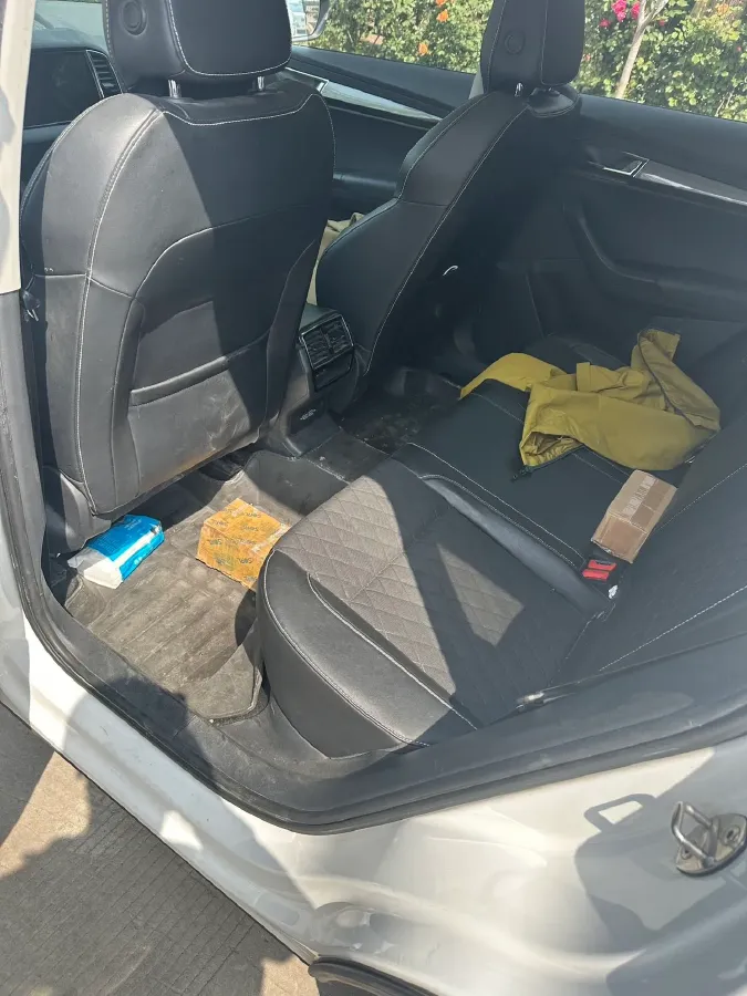 2020 Skoda Karoq 1.4T 150HP L4 7DCT,autocango,china used car exporter,china ev exporter,chinese used car exporter,chinese used ev exporter