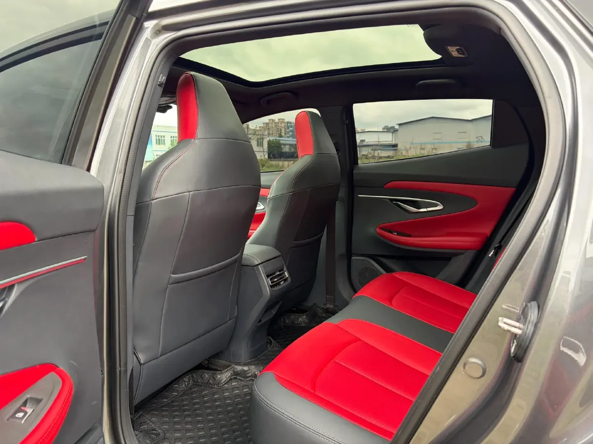 2020 ChangAn UNI-T 1.5T 180HP L4 7DCT,autocango,china used car exporter,china ev exporter,chinese used car exporter,chinese used ev exporter