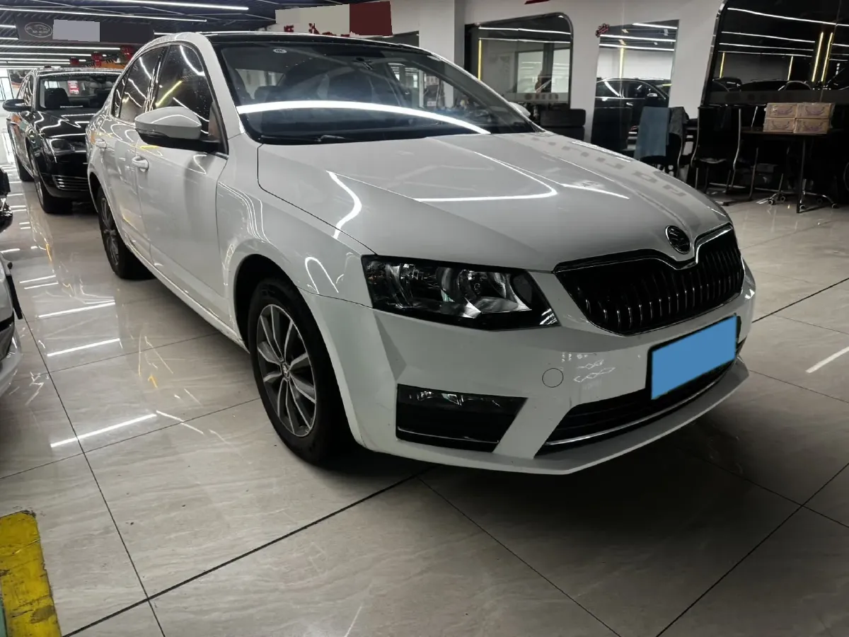 2018 Skoda Octavia 1.6L 110HP L4 6AT,autocango,china used car exporter,china ev exporter,chinese used car exporter,chinese used ev exporter