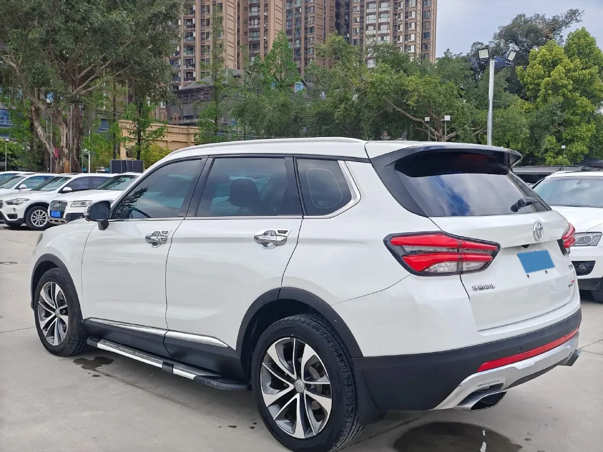 2018 Brilliance Auto V7 1.6T 204HP L4 7DCT,autocango,china used car exporter,china ev exporter,chinese used car exporter,chinese used ev exporter