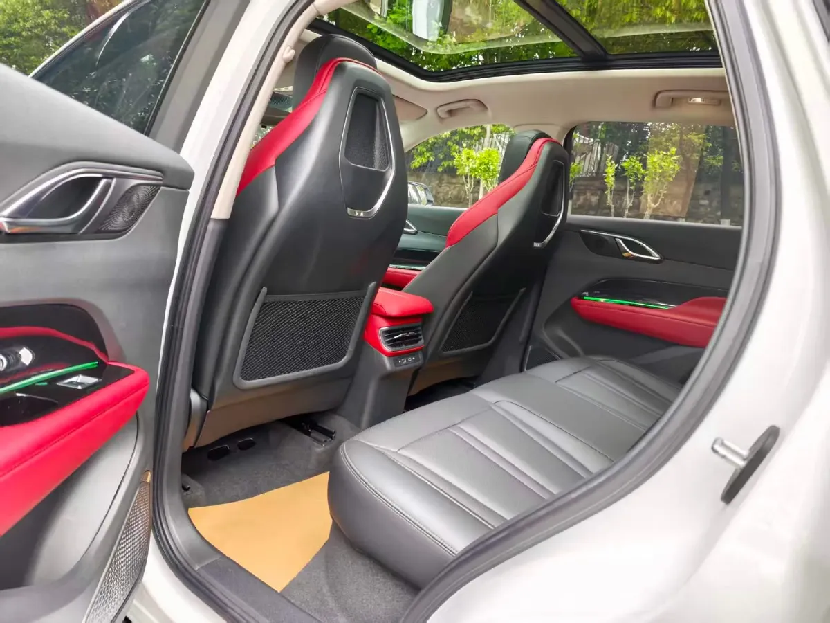 2024 HongQi HS3 1.5T 169HP L4 7DCT,autocango,china used car exporter,china ev exporter,chinese used car exporter,chinese used ev exporter