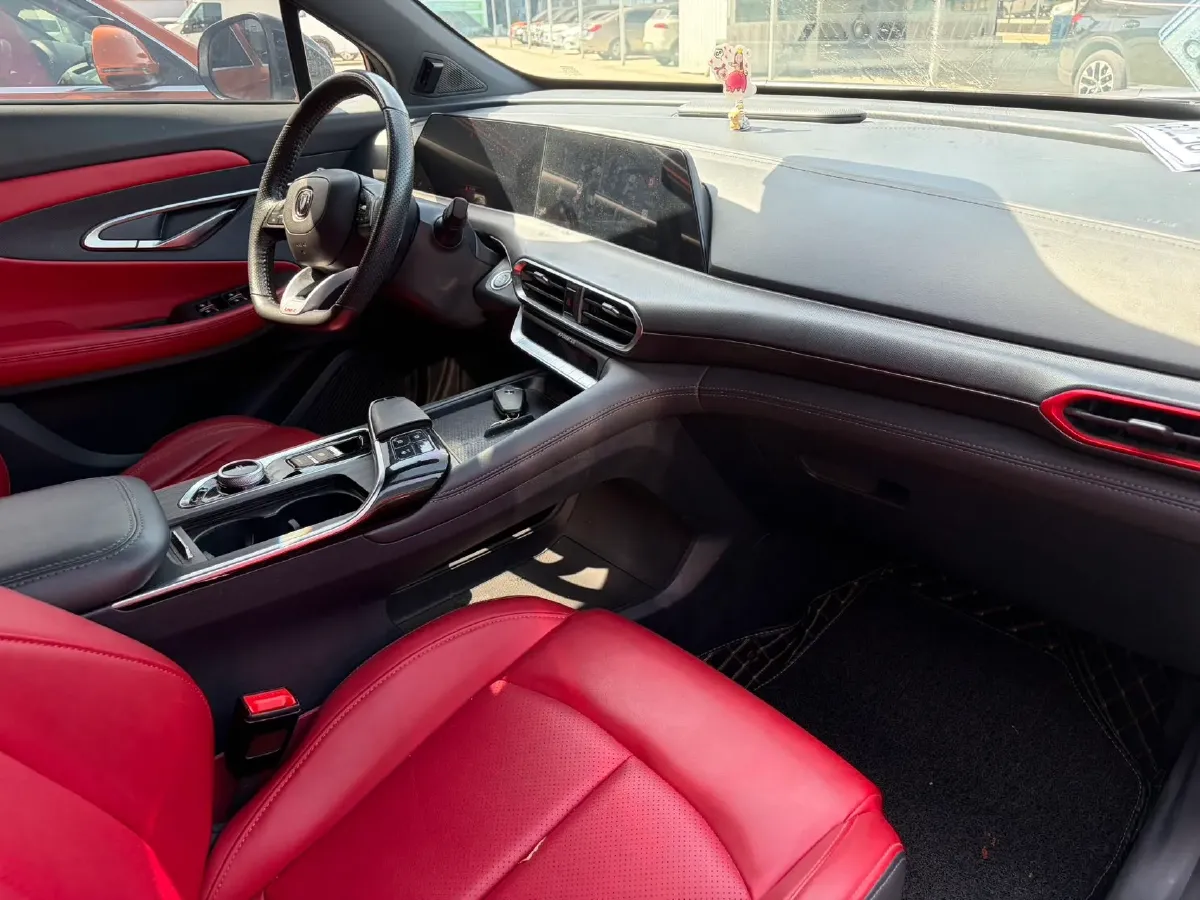 2020 ChangAn UNI-T 1.5T 180HP L4 7DCT,autocango,china used car exporter,china ev exporter,chinese used car exporter,chinese used ev exporter