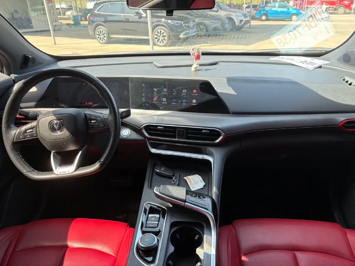 2020 ChangAn UNI-T 1.5T 180HP L4 7DCT,autocango,china used car exporter,china ev exporter,chinese used car exporter,chinese used ev exporter