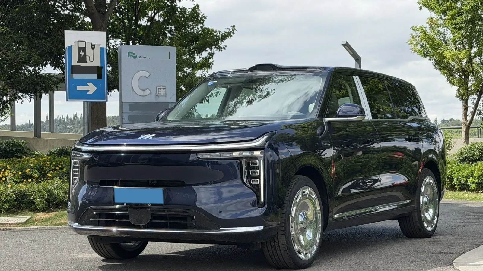 2026 IM LS9 REEV 155HP REEV,autocango,china used car exporter,china ev exporter,chinese used car exporter,chinese used ev exporter