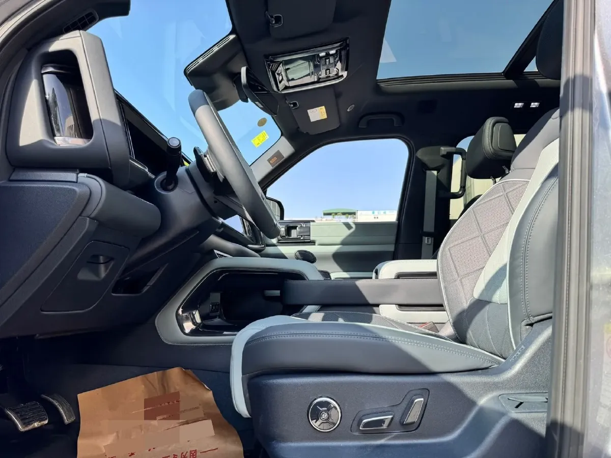 2025 FangChengBao Bao 5 1.5T 194HP L4 E-CVT PHEV 31.8KWH,autocango,china used car exporter,china ev exporter,chinese used car exporter,chinese used ev exporter