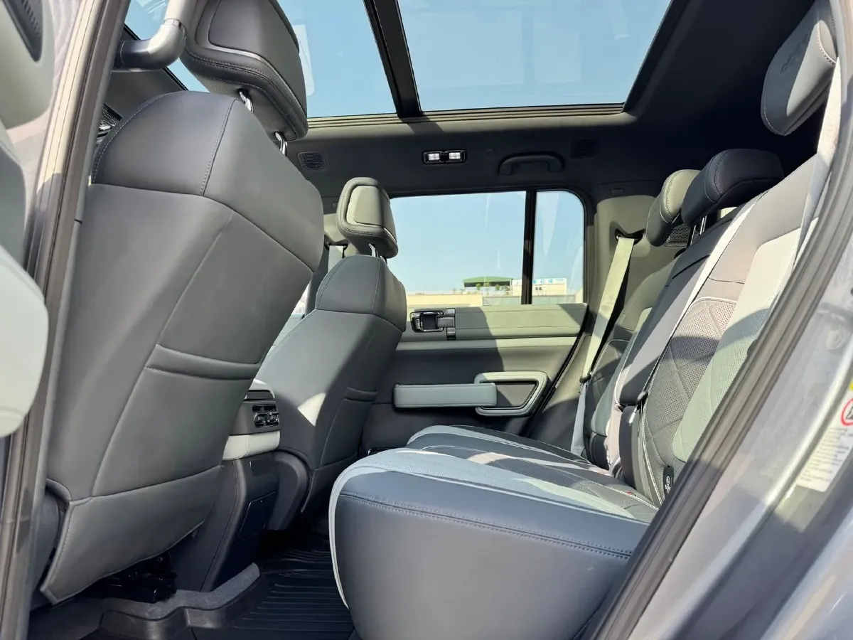 2025 FangChengBao Bao 5 1.5T 194HP L4 E-CVT PHEV 31.8KWH,autocango,china used car exporter,china ev exporter,chinese used car exporter,chinese used ev exporter